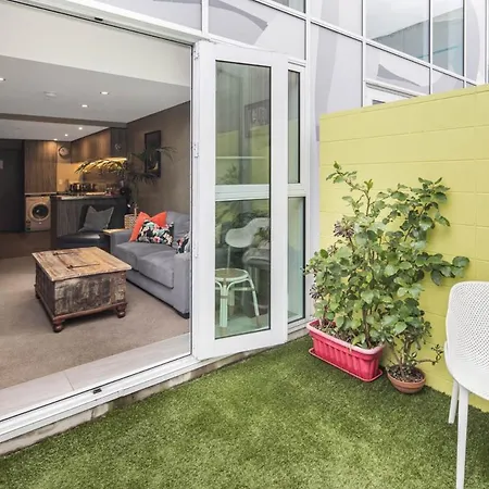 Canvas Apartment